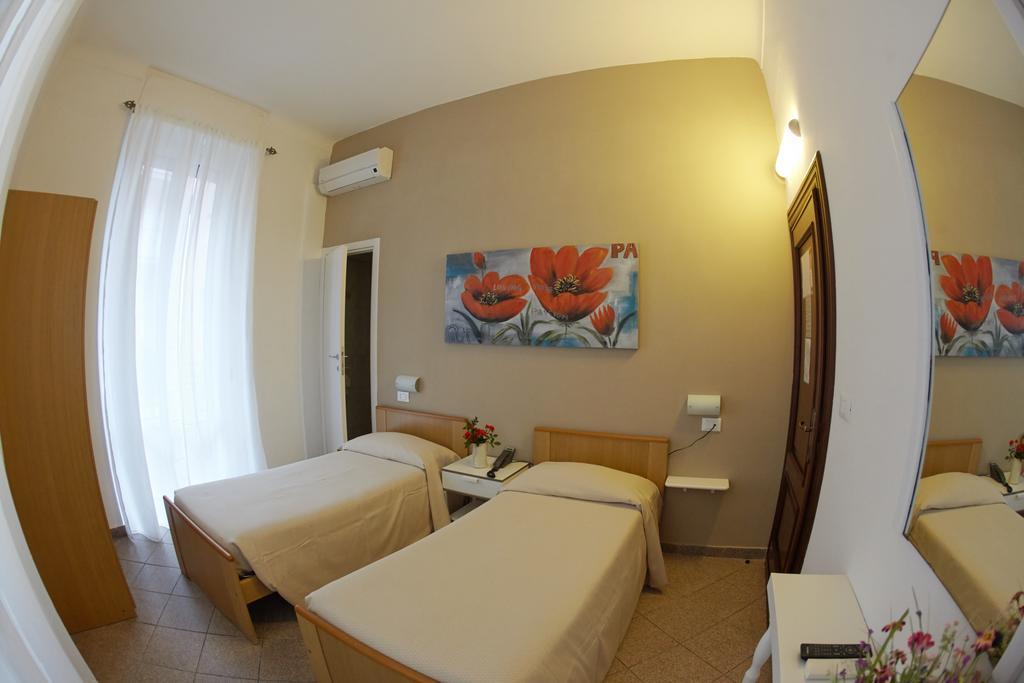 Hotel Lydia อาลัสซิโอ ห้อง รูปภาพ